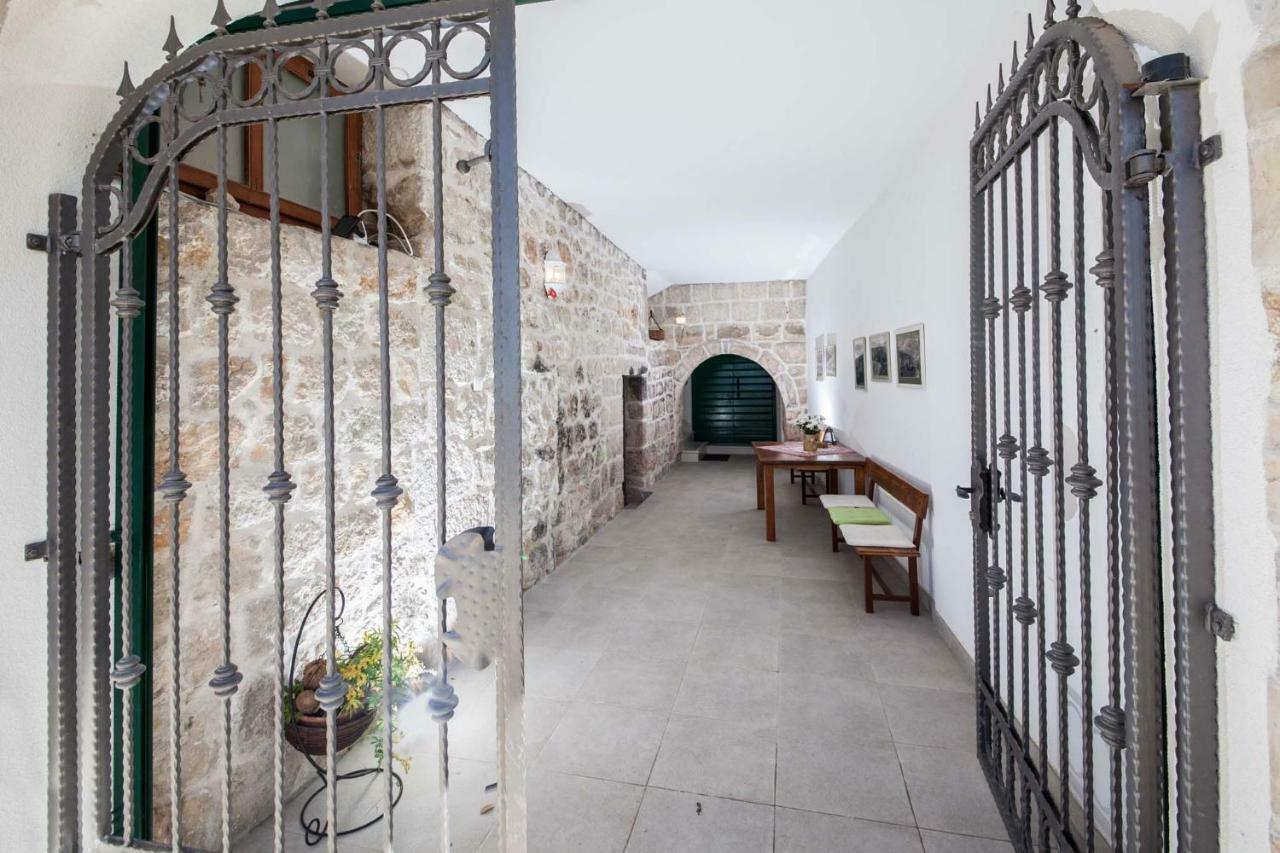 הוילה פודגורה Old Stone House Mario מראה חיצוני תמונה