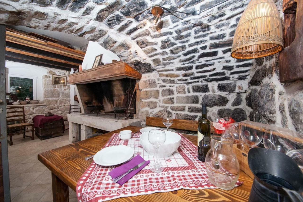 הוילה פודגורה Old Stone House Mario מראה חיצוני תמונה
