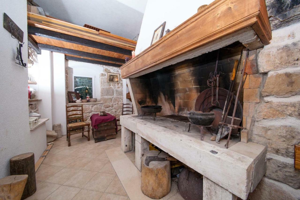 הוילה פודגורה Old Stone House Mario מראה חיצוני תמונה